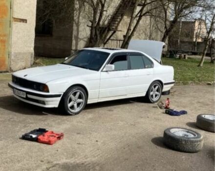 Белый БМВ 5 Серия, объемом двигателя 3.4 л и пробегом 460 тыс. км за 2319 $, фото 14 на Automoto.ua