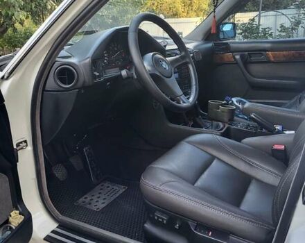 Белый БМВ 5 Серия, объемом двигателя 2.5 л и пробегом 500 тыс. км за 7500 $, фото 10 на Automoto.ua