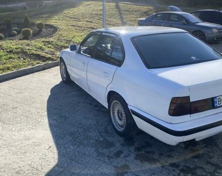 Белый БМВ 5 Серия, объемом двигателя 3.4 л и пробегом 520 тыс. км за 2600 $, фото 1 на Automoto.ua