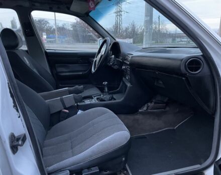 Белый БМВ 5 Серия, объемом двигателя 2 л и пробегом 500 тыс. км за 1350 $, фото 11 на Automoto.ua