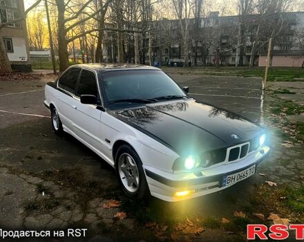 Белый БМВ 5 Серия, объемом двигателя 2 л и пробегом 0 тыс. км за 1500 $, фото 1 на Automoto.ua