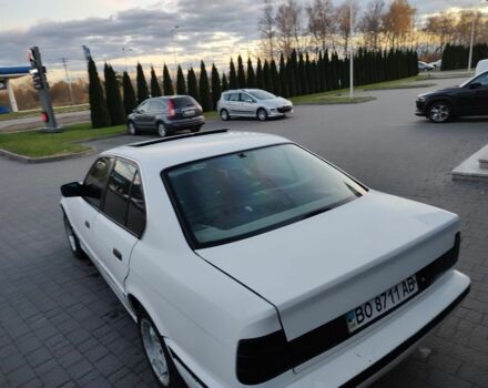 Белый БМВ 5 Серия, объемом двигателя 2 л и пробегом 300 тыс. км за 2555 $, фото 9 на Automoto.ua