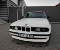 Белый БМВ 5 Серия, объемом двигателя 2 л и пробегом 300 тыс. км за 2555 $, фото 11 на Automoto.ua