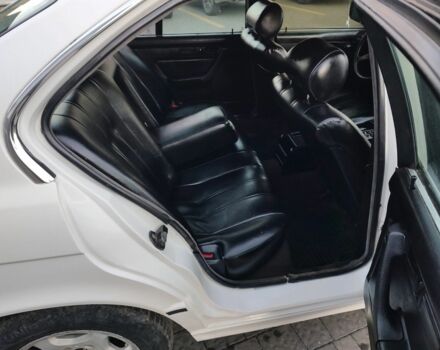 Белый БМВ 5 Серия, объемом двигателя 2 л и пробегом 300 тыс. км за 2555 $, фото 13 на Automoto.ua