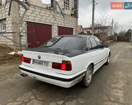 Білий БМВ 5 Серія, об'ємом двигуна 2.8 л та пробігом 200 тис. км за 2400 $, фото 4 на Automoto.ua