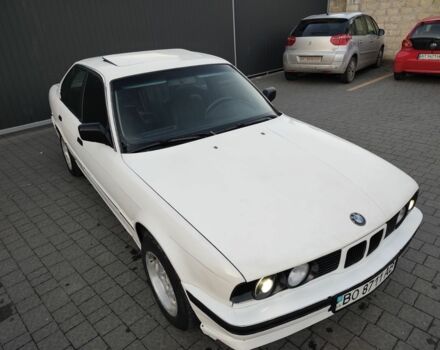 Белый БМВ 5 Серия, объемом двигателя 2 л и пробегом 300 тыс. км за 2555 $, фото 3 на Automoto.ua