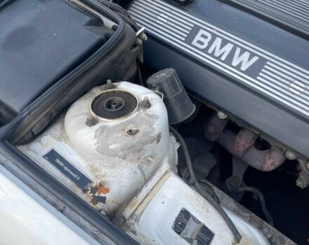 Белый БМВ 5 Серия, объемом двигателя 2 л и пробегом 450 тыс. км за 2500 $, фото 9 на Automoto.ua