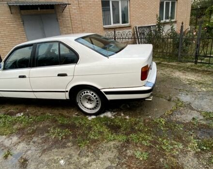 Белый БМВ 5 Серия, объемом двигателя 2 л и пробегом 320 тыс. км за 3000 $, фото 5 на Automoto.ua