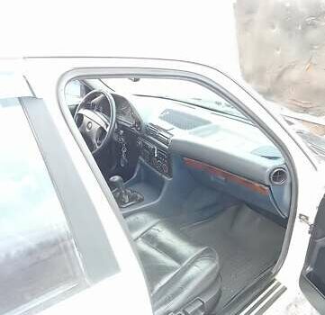 Білий БМВ 5 Серія, об'ємом двигуна 2 л та пробігом 350 тис. км за 2600 $, фото 13 на Automoto.ua