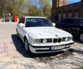 Белый БМВ 5 Серия, объемом двигателя 2 л и пробегом 352 тыс. км за 3000 $, фото 1 на Automoto.ua