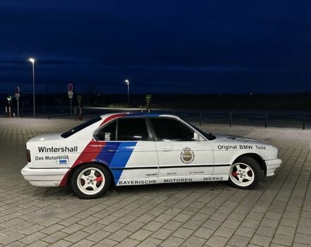 Белый БМВ 5 Серия, объемом двигателя 2.5 л и пробегом 474 тыс. км за 3750 $, фото 3 на Automoto.ua