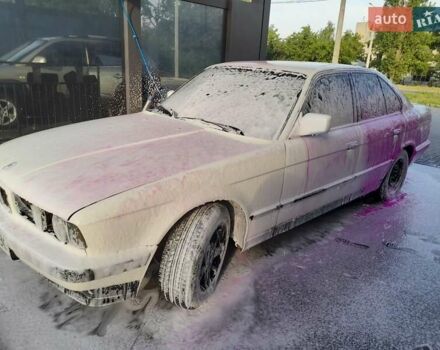 Білий БМВ 5 Серія, об'ємом двигуна 2 л та пробігом 340 тис. км за 3050 $, фото 12 на Automoto.ua