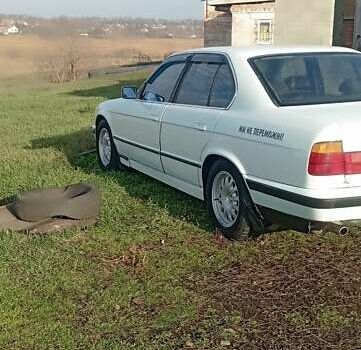 Білий БМВ 5 Серія, об'ємом двигуна 2 л та пробігом 350 тис. км за 2600 $, фото 7 на Automoto.ua