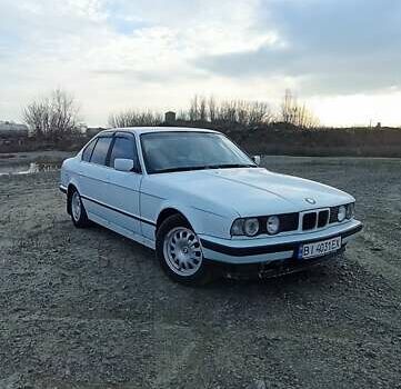 Білий БМВ 5 Серія, об'ємом двигуна 2 л та пробігом 350 тис. км за 2600 $, фото 6 на Automoto.ua