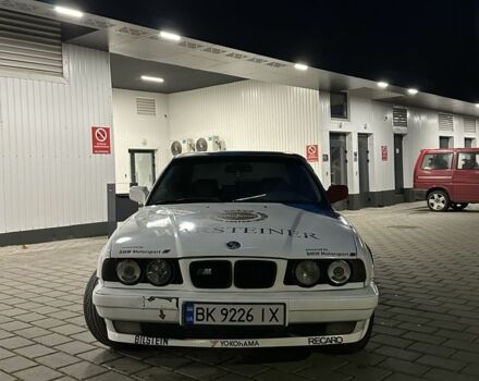 Белый БМВ 5 Серия, объемом двигателя 2.5 л и пробегом 474 тыс. км за 3750 $, фото 6 на Automoto.ua