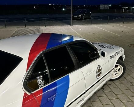 Белый БМВ 5 Серия, объемом двигателя 2.5 л и пробегом 474 тыс. км за 3750 $, фото 7 на Automoto.ua