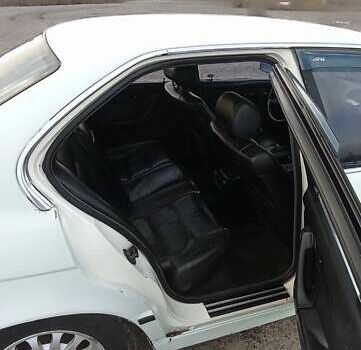 Білий БМВ 5 Серія, об'ємом двигуна 2 л та пробігом 350 тис. км за 2600 $, фото 19 на Automoto.ua