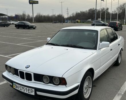 Білий БМВ 5 Серія, об'ємом двигуна 2 л та пробігом 303 тис. км за 1850 $, фото 2 на Automoto.ua