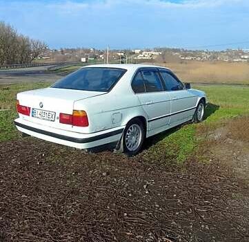 Білий БМВ 5 Серія, об'ємом двигуна 2 л та пробігом 350 тис. км за 2600 $, фото 11 на Automoto.ua