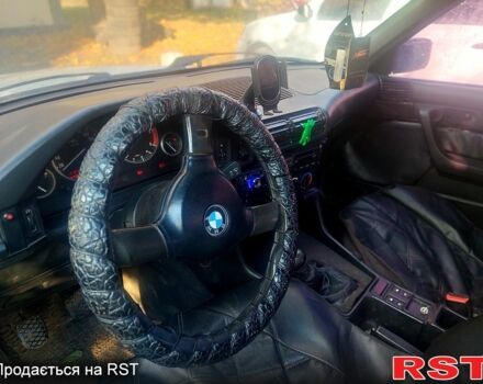 Білий БМВ 5 Серія, об'ємом двигуна 2.5 л та пробігом 200 тис. км за 2500 $, фото 5 на Automoto.ua