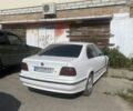 Белый БМВ 5 Серия, объемом двигателя 2 л и пробегом 400 тыс. км за 1905 $, фото 1 на Automoto.ua