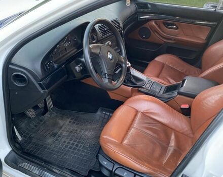 Білий БМВ 5 Серія, об'ємом двигуна 2.8 л та пробігом 437 тис. км за 3200 $, фото 2 на Automoto.ua