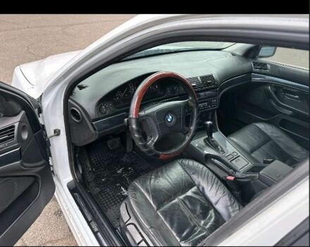 Білий БМВ 5 Серія, об'ємом двигуна 2.5 л та пробігом 300 тис. км за 2900 $, фото 4 на Automoto.ua