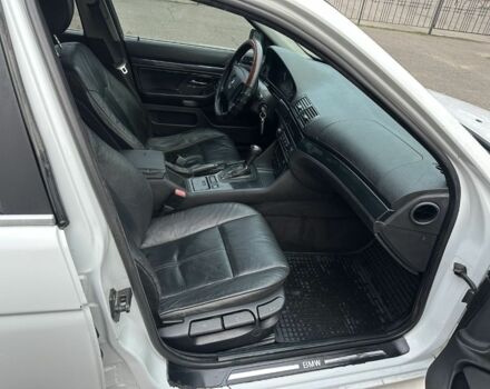 Білий БМВ 5 Серія, об'ємом двигуна 2.5 л та пробігом 300 тис. км за 2900 $, фото 6 на Automoto.ua