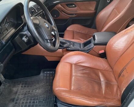 Білий БМВ 5 Серія, об'ємом двигуна 2.8 л та пробігом 437 тис. км за 3200 $, фото 4 на Automoto.ua