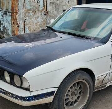 Білий БМВ 5 Серія, об'ємом двигуна 2 л та пробігом 535 тис. км за 1600 $, фото 4 на Automoto.ua