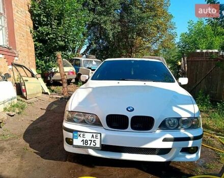 Белый БМВ 5 Серия, объемом двигателя 2 л и пробегом 777 тыс. км за 4200 $, фото 1 на Automoto.ua