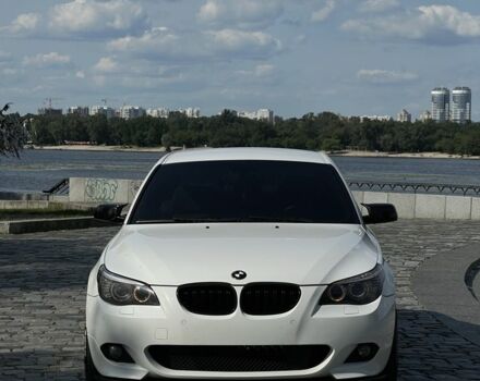Белый БМВ 5 Серия, объемом двигателя 3 л и пробегом 290 тыс. км за 10500 $, фото 1 на Automoto.ua