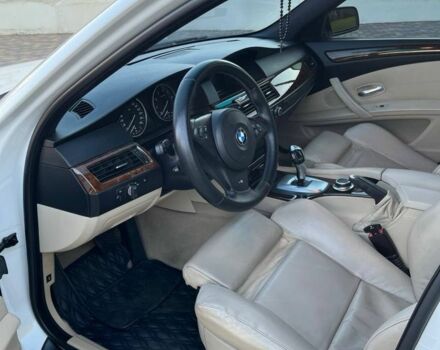 Белый БМВ 5 Серия, объемом двигателя 3 л и пробегом 290 тыс. км за 10500 $, фото 20 на Automoto.ua