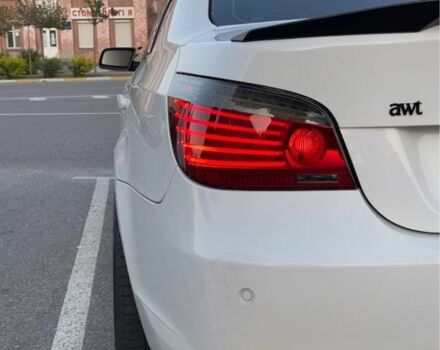 Белый БМВ 5 Серия, объемом двигателя 3 л и пробегом 290 тыс. км за 10500 $, фото 8 на Automoto.ua