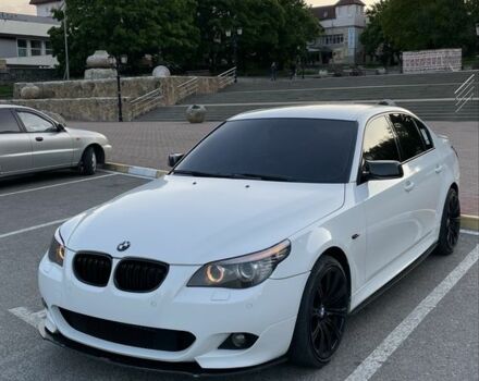 Белый БМВ 5 Серия, объемом двигателя 3 л и пробегом 290 тыс. км за 10500 $, фото 4 на Automoto.ua