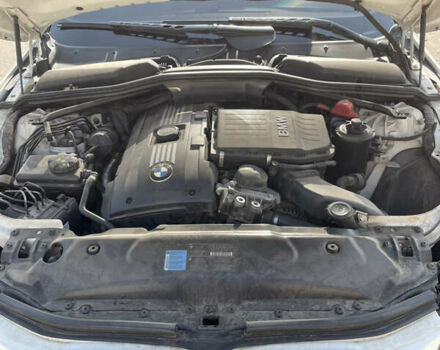Белый БМВ 5 Серия, объемом двигателя 3 л и пробегом 239 тыс. км за 11000 $, фото 8 на Automoto.ua