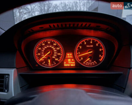 Белый БМВ 5 Серия, объемом двигателя 3 л и пробегом 333 тыс. км за 18500 $, фото 22 на Automoto.ua