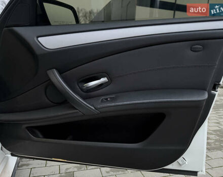 Белый БМВ 5 Серия, объемом двигателя 3 л и пробегом 333 тыс. км за 18500 $, фото 28 на Automoto.ua