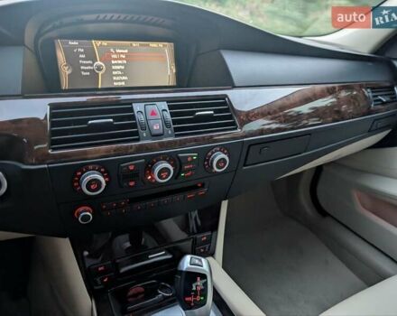 Білий БМВ 5 Серія, об'ємом двигуна 3 л та пробігом 54 тис. км за 14700 $, фото 35 на Automoto.ua