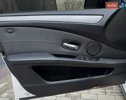 Белый БМВ 5 Серия, объемом двигателя 3 л и пробегом 333 тыс. км за 18500 $, фото 21 на Automoto.ua