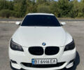 Белый БМВ 5 Серия, объемом двигателя 3 л и пробегом 239 тыс. км за 11000 $, фото 1 на Automoto.ua