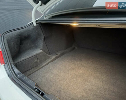 Белый БМВ 5 Серия, объемом двигателя 3 л и пробегом 333 тыс. км за 18500 $, фото 40 на Automoto.ua