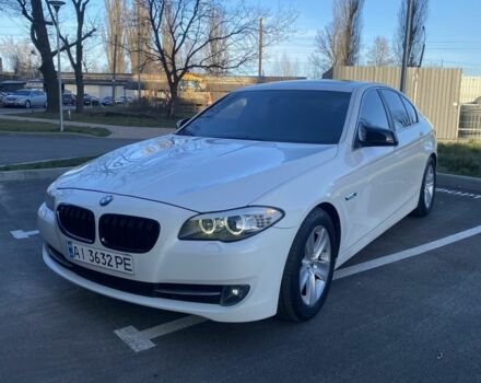 Белый БМВ 5 Серия, объемом двигателя 3 л и пробегом 306 тыс. км за 11200 $, фото 1 на Automoto.ua