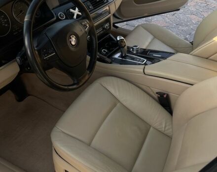 Белый БМВ 5 Серия, объемом двигателя 3 л и пробегом 286 тыс. км за 12500 $, фото 16 на Automoto.ua