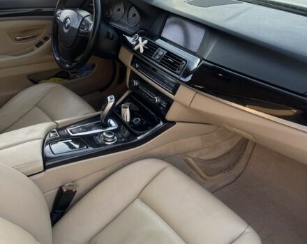 Белый БМВ 5 Серия, объемом двигателя 3 л и пробегом 286 тыс. км за 12500 $, фото 9 на Automoto.ua