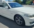 Белый БМВ 5 Серия, объемом двигателя 2.99 л и пробегом 181 тыс. км за 11300 $, фото 5 на Automoto.ua