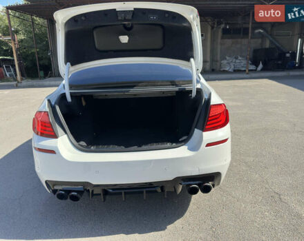 Белый БМВ 5 Серия, объемом двигателя 2.99 л и пробегом 155 тыс. км за 17900 $, фото 16 на Automoto.ua