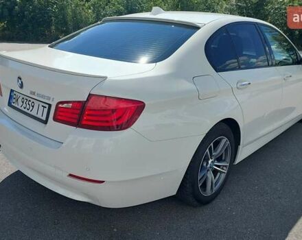 Белый БМВ 5 Серия, объемом двигателя 2.99 л и пробегом 181 тыс. км за 11300 $, фото 1 на Automoto.ua