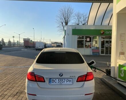 Білий БМВ 5 Серія, об'ємом двигуна 3 л та пробігом 300 тис. км за 9999 $, фото 4 на Automoto.ua
