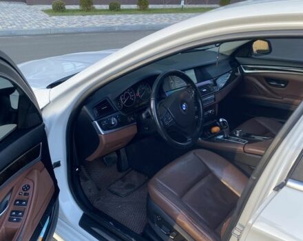 Белый БМВ 5 Серия, объемом двигателя 3 л и пробегом 306 тыс. км за 11200 $, фото 5 на Automoto.ua